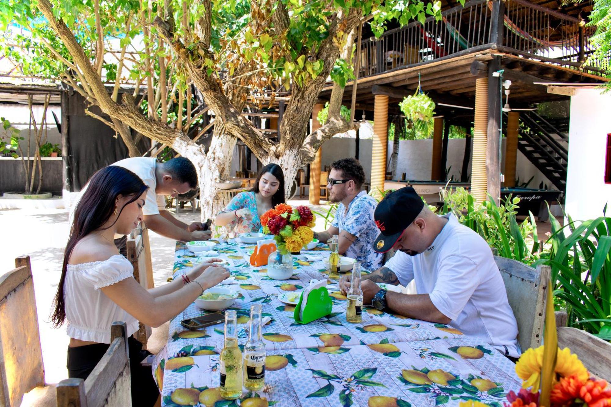 Pensión Sabaleo House *